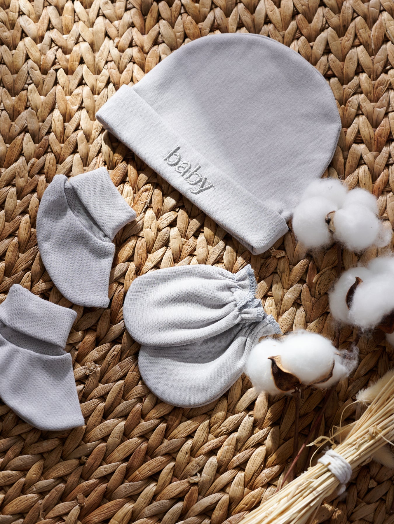 Breathable newborn hat and mittens