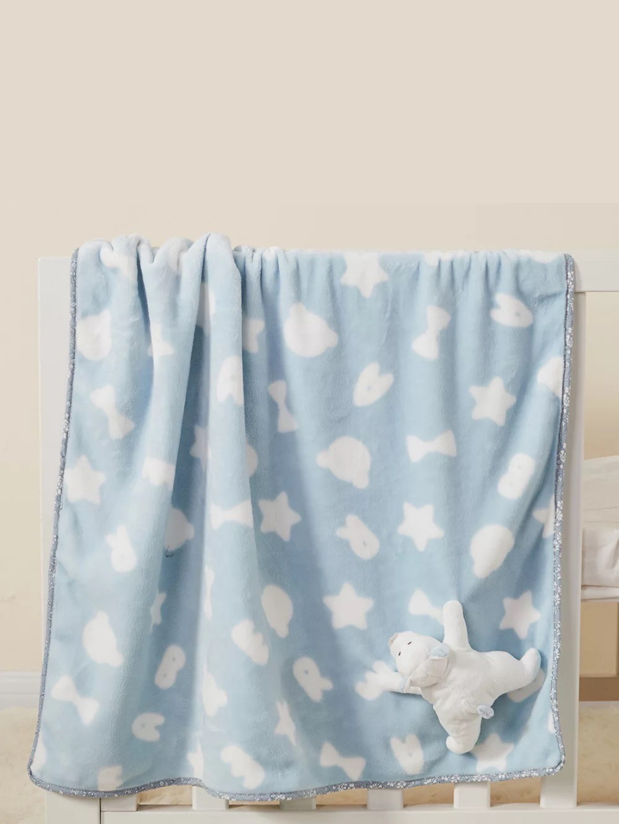 Plushy Flannel Blanket in Pola Design