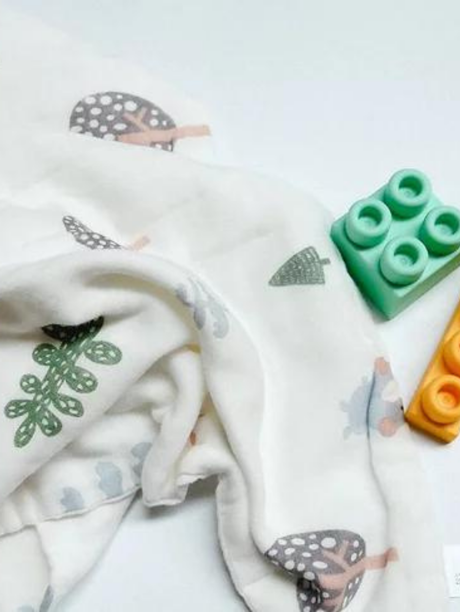 Soft and breathable muslin blanket by Bmama
